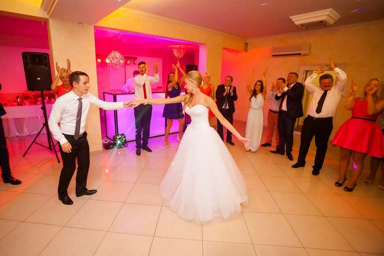 fotografia slubna slask, zdjecia slubne myslowice, fotografia slubna myslowice, fotograf slubny myslowice, fotograf na wesele myslowice, zdjecia slubne slask, wesele carpe diem myslowice, slub w kosciele w myslowicach, slub slask, zdjecia slubne katowice, dwoch fotografow na slub, fotografia slubna krakow, fotografia slubna bielsko, zdjecia slubne bielsko