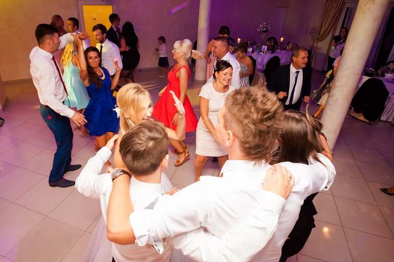 fotografia slubna slask, zdjecia slubne myslowice, fotografia slubna myslowice, fotograf slubny myslowice, fotograf na wesele myslowice, zdjecia slubne slask, wesele carpe diem myslowice, slub w kosciele w myslowicach, slub slask, zdjecia slubne katowice, dwoch fotografow na slub, fotografia slubna krakow, fotografia slubna bielsko, zdjecia slubne bielsko