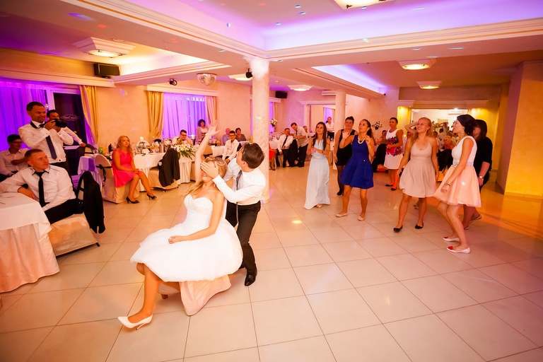 fotografia slubna slask, zdjecia slubne myslowice, fotografia slubna myslowice, fotograf slubny myslowice, fotograf na wesele myslowice, zdjecia slubne slask, wesele carpe diem myslowice, slub w kosciele w myslowicach, slub slask, zdjecia slubne katowice, dwoch fotografow na slub, fotografia slubna krakow, fotografia slubna bielsko, zdjecia slubne bielsko