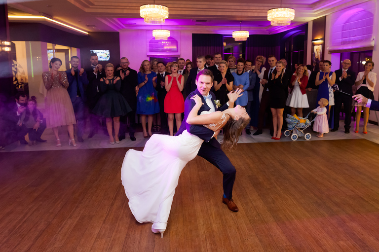 fotografia slubna jastrzebie, zdjecia slubne jastrzebie, fotograf slubny jastrzebie, fotografia slubna slask, fotografia slubna katowice, zdjecia slubne katowice, fotograf slubny katowice, zdjecia slubne bielsko, zdjecia slubne pawlowice, fotografia slubna pawlowice, slub w listopadzie, zdjecia slubne zory, fotografia slubna bielsko, wesele kompleks Dabrowka w Jastrzebiu, wesele w dabrowce jatrzebie,dwoch fotografow na slub, fotografia slubna krakow,