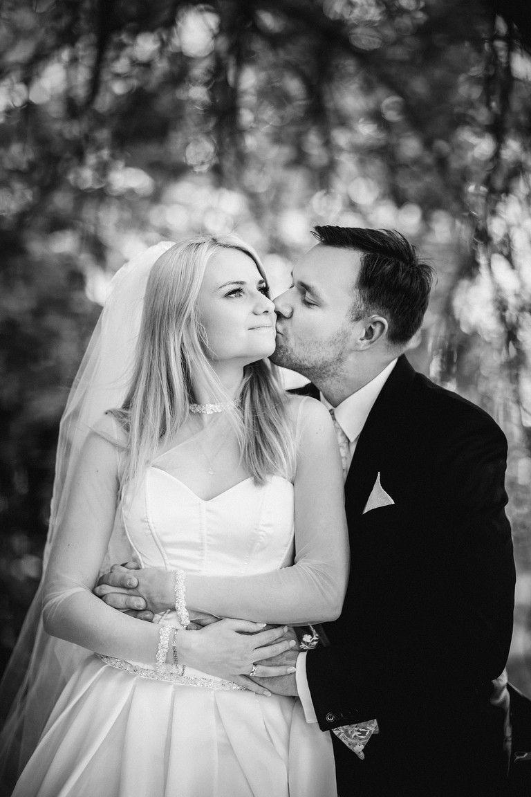 www.magiaobrazu.com, fotografia slubna zywiec, zdjecia slubne zywiec, dwoch fotografow na slub, plener slubny w zywcu, sesja w zywieckim parku, sesja slubna nad jeziorem, plener slubny jezioro zywieckie, romantyczna sesja slubna, fotografia ślubna, fotograf ślubny Kraków, fotografowie ślubni, fotograf slask,dwóch fotografów na ślub, Anna i Jacek Bieniek, zdjęcia ślubne śląsk