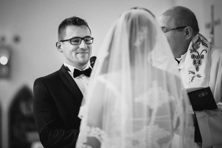 fotografia slubna slask, fotografia slubna tychy, zdjecia slubne tychy, fotograf slubny tychy, zdjecia slubne ledziny, fotografia slubna piekary, zdjecia slubne bielsko, wesele w hucie paprockiej w tychach, fotograf slubny bielsko, huta paprocka tychy paprocany, zdjecia slubne slask, Kościół w ledzinach, zdjecia slubne katowice, dwoch fotografow na slub, fotografia slubna krakow, fotograf slubny katowice