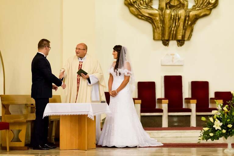 fotografia slubna slask, fotografia slubna tychy, zdjecia slubne tychy, fotograf slubny tychy, zdjecia slubne ledziny, fotografia slubna piekary, zdjecia slubne bielsko, wesele w hucie paprockiej w tychach, fotograf slubny bielsko, huta paprocka tychy paprocany, zdjecia slubne slask, Kościół w ledzinach, zdjecia slubne katowice, dwoch fotografow na slub, fotografia slubna krakow, fotograf slubny katowice