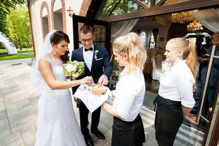 fotografia slubna slask, fotografia slubna tychy, zdjecia slubne tychy, fotograf slubny tychy, zdjecia slubne ledziny, fotografia slubna piekary, zdjecia slubne bielsko, wesele w hucie paprockiej w tychach, fotograf slubny bielsko, huta paprocka tychy paprocany, zdjecia slubne slask, Kościół w ledzinach, zdjecia slubne katowice, dwoch fotografow na slub, fotografia slubna krakow, fotograf slubny katowice