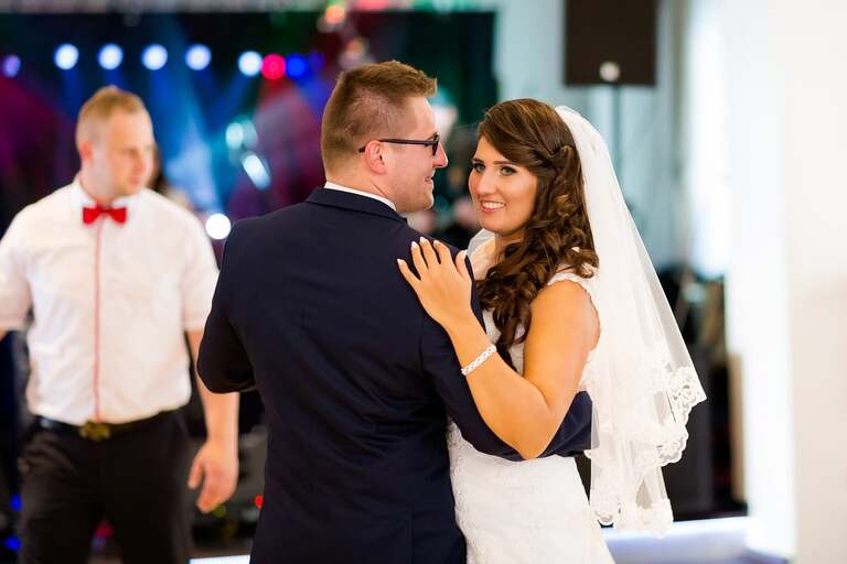 fotografia slubna slask, fotografia slubna tychy, zdjecia slubne tychy, fotograf slubny tychy, zdjecia slubne ledziny, fotografia slubna piekary, zdjecia slubne bielsko, wesele w hucie paprockiej w tychach, fotograf slubny bielsko, huta paprocka tychy paprocany, zdjecia slubne slask, Kościół w ledzinach, zdjecia slubne katowice, dwoch fotografow na slub, fotografia slubna krakow, fotograf slubny katowice