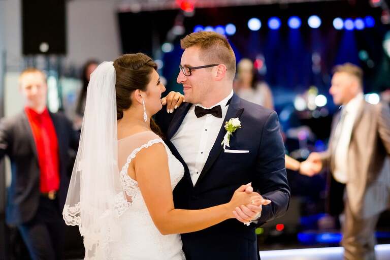 fotografia slubna slask, fotografia slubna tychy, zdjecia slubne tychy, fotograf slubny tychy, zdjecia slubne ledziny, fotografia slubna piekary, zdjecia slubne bielsko, wesele w hucie paprockiej w tychach, fotograf slubny bielsko, huta paprocka tychy paprocany, zdjecia slubne slask, Kościół w ledzinach, zdjecia slubne katowice, dwoch fotografow na slub, fotografia slubna krakow, fotograf slubny katowice