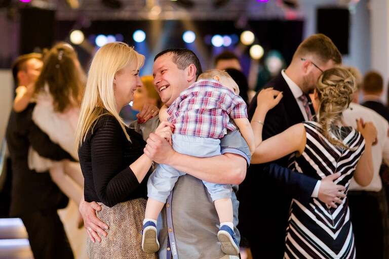 fotografia slubna slask, fotografia slubna tychy, zdjecia slubne tychy, fotograf slubny tychy, zdjecia slubne ledziny, fotografia slubna piekary, zdjecia slubne bielsko, wesele w hucie paprockiej w tychach, fotograf slubny bielsko, huta paprocka tychy paprocany, zdjecia slubne slask, Kościół w ledzinach, zdjecia slubne katowice, dwoch fotografow na slub, fotografia slubna krakow, fotograf slubny katowice