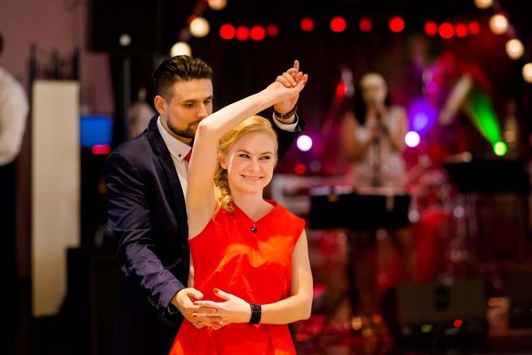 fotografia slubna slask, fotografia slubna tychy, zdjecia slubne tychy, fotograf slubny tychy, zdjecia slubne ledziny, fotografia slubna piekary, zdjecia slubne bielsko, wesele w hucie paprockiej w tychach, fotograf slubny bielsko, huta paprocka tychy paprocany, zdjecia slubne slask, Kościół w ledzinach, zdjecia slubne katowice, dwoch fotografow na slub, fotografia slubna krakow, fotograf slubny katowice