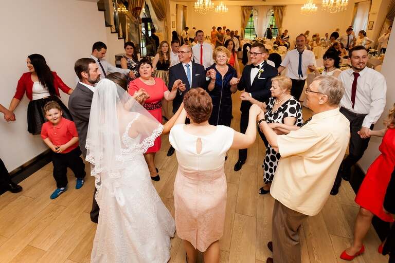 fotografia slubna slask, fotografia slubna tychy, zdjecia slubne tychy, fotograf slubny tychy, zdjecia slubne ledziny, fotografia slubna piekary, zdjecia slubne bielsko, wesele w hucie paprockiej w tychach, fotograf slubny bielsko, huta paprocka tychy paprocany, zdjecia slubne slask, Kościół w ledzinach, zdjecia slubne katowice, dwoch fotografow na slub, fotografia slubna krakow, fotograf slubny katowice