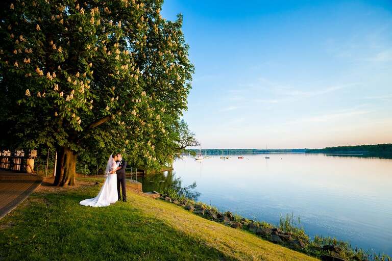 fotografia slubna slask, fotografia slubna tychy, zdjecia slubne tychy, fotograf slubny tychy, zdjecia slubne ledziny, fotografia slubna piekary, zdjecia slubne bielsko, wesele w hucie paprockiej w tychach, fotograf slubny bielsko, huta paprocka tychy paprocany, zdjecia slubne slask, Kościół w ledzinach, zdjecia slubne katowice, dwoch fotografow na slub, fotografia slubna krakow, fotograf slubny katowice