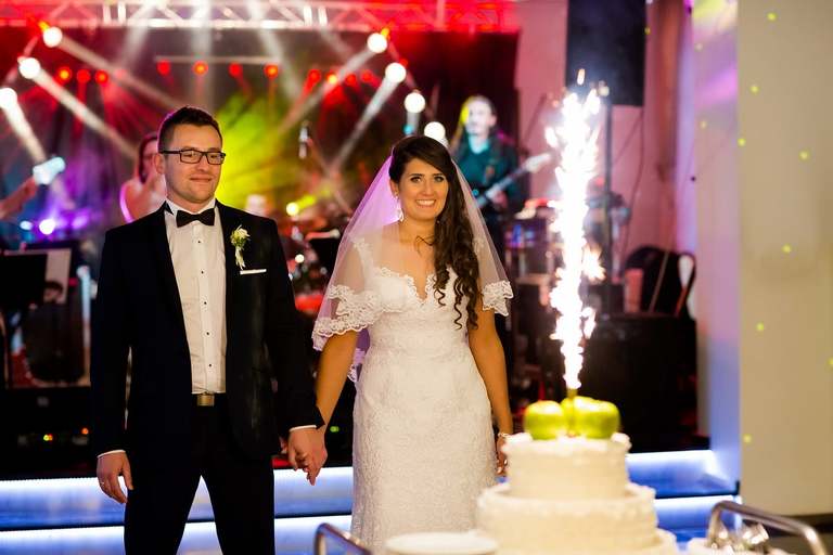 fotografia slubna slask, fotografia slubna tychy, zdjecia slubne tychy, fotograf slubny tychy, zdjecia slubne ledziny, fotografia slubna piekary, zdjecia slubne bielsko, wesele w hucie paprockiej w tychach, fotograf slubny bielsko, huta paprocka tychy paprocany, zdjecia slubne slask, Kościół w ledzinach, zdjecia slubne katowice, dwoch fotografow na slub, fotografia slubna krakow, fotograf slubny katowice