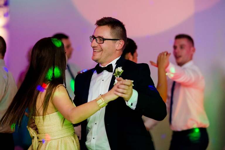 fotografia slubna slask, fotografia slubna tychy, zdjecia slubne tychy, fotograf slubny tychy, zdjecia slubne ledziny, fotografia slubna piekary, zdjecia slubne bielsko, wesele w hucie paprockiej w tychach, fotograf slubny bielsko, huta paprocka tychy paprocany, zdjecia slubne slask, Kościół w ledzinach, zdjecia slubne katowice, dwoch fotografow na slub, fotografia slubna krakow, fotograf slubny katowice