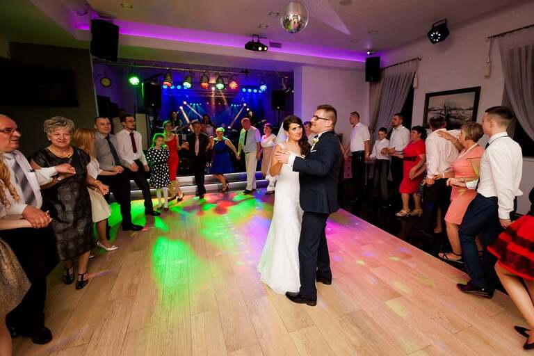 fotografia slubna slask, fotografia slubna tychy, zdjecia slubne tychy, fotograf slubny tychy, zdjecia slubne ledziny, fotografia slubna piekary, zdjecia slubne bielsko, wesele w hucie paprockiej w tychach, fotograf slubny bielsko, huta paprocka tychy paprocany, zdjecia slubne slask, Kościół w ledzinach, zdjecia slubne katowice, dwoch fotografow na slub, fotografia slubna krakow, fotograf slubny katowice