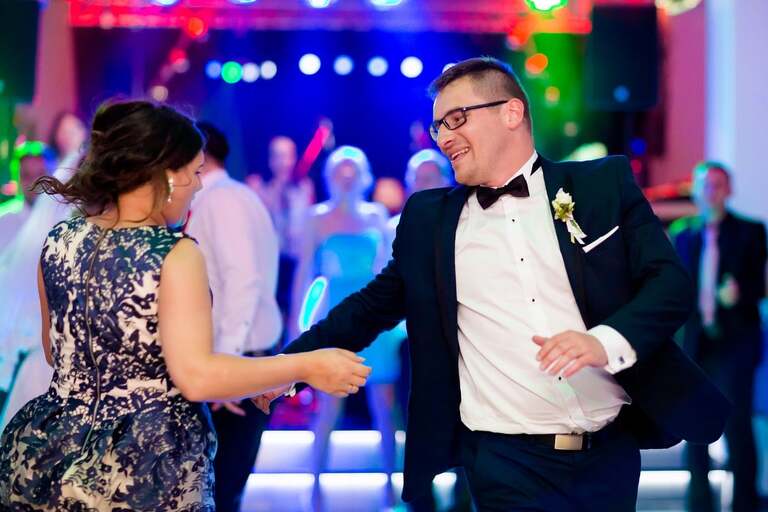 fotografia slubna slask, fotografia slubna tychy, zdjecia slubne tychy, fotograf slubny tychy, zdjecia slubne ledziny, fotografia slubna piekary, zdjecia slubne bielsko, wesele w hucie paprockiej w tychach, fotograf slubny bielsko, huta paprocka tychy paprocany, zdjecia slubne slask, Kościół w ledzinach, zdjecia slubne katowice, dwoch fotografow na slub, fotografia slubna krakow, fotograf slubny katowice