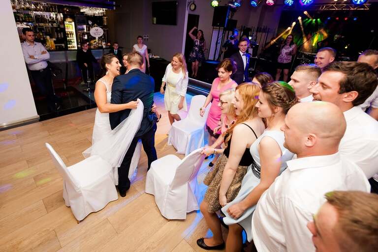 fotografia slubna slask, fotografia slubna tychy, zdjecia slubne tychy, fotograf slubny tychy, zdjecia slubne ledziny, fotografia slubna piekary, zdjecia slubne bielsko, wesele w hucie paprockiej w tychach, fotograf slubny bielsko, huta paprocka tychy paprocany, zdjecia slubne slask, Kościół w ledzinach, zdjecia slubne katowice, dwoch fotografow na slub, fotografia slubna krakow, fotograf slubny katowice