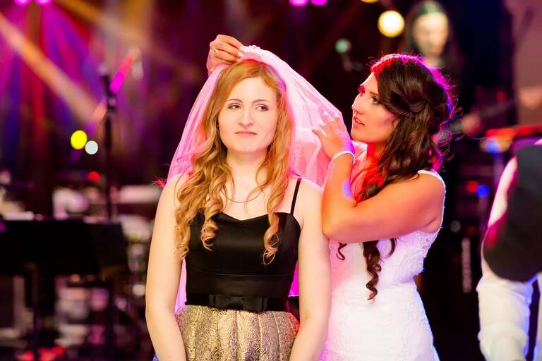 fotografia slubna slask, fotografia slubna tychy, zdjecia slubne tychy, fotograf slubny tychy, zdjecia slubne ledziny, fotografia slubna piekary, zdjecia slubne bielsko, wesele w hucie paprockiej w tychach, fotograf slubny bielsko, huta paprocka tychy paprocany, zdjecia slubne slask, Kościół w ledzinach, zdjecia slubne katowice, dwoch fotografow na slub, fotografia slubna krakow, fotograf slubny katowice