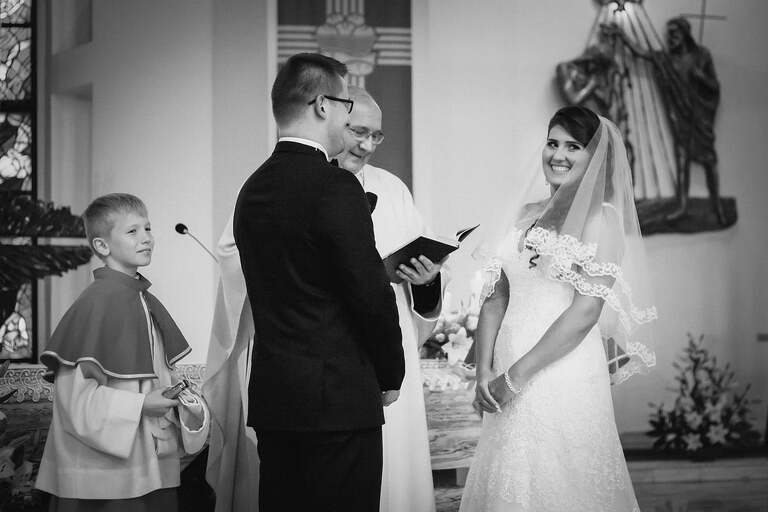 fotografia slubna slask, fotografia slubna tychy, zdjecia slubne tychy, fotograf slubny tychy, zdjecia slubne ledziny, fotografia slubna piekary, zdjecia slubne bielsko, wesele w hucie paprockiej w tychach, fotograf slubny bielsko, huta paprocka tychy paprocany, zdjecia slubne slask, Kościół w ledzinach, zdjecia slubne katowice, dwoch fotografow na slub, fotografia slubna krakow, fotograf slubny katowice