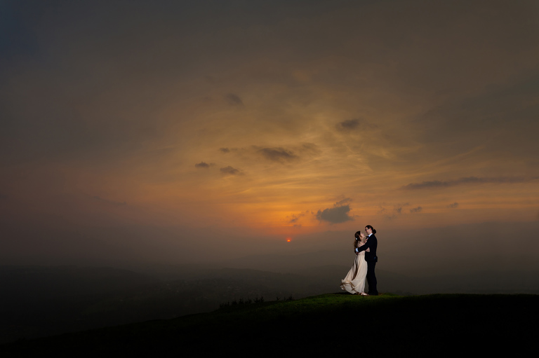 sesja slubna w gorach, plener slubny w gorach, sesja slubna w beskidach, plener slubny beskidy, zdjecia slubne zywiec, fotografia slubna slask, zdjecia slubne slask, romantyczny plener slubny, fotograf slubny bielsko, plener slubny w lesie slask, sesja slubna w lesie slask, plener slubny las slask, fotografia slubna slask, zdjecia slubne slask, fotografia slubna katowice, zdjecia slubne katowice, romantyczna sesja slubna slask, zdjecia slubne bielsko, fotografia slubna bielsko, oryginalny plener slubny, oryginalna sesja slubna, www.magiaobrazu.com, Anna i Jacek Bieniek,