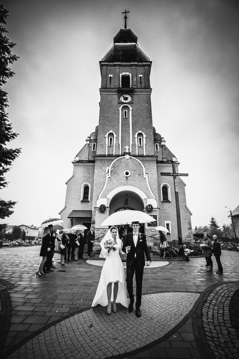 fotografia slubna, zdjecia slubne bielsko, fotograf slubny bielsko; www.magiaobrazu.com, zdjecia slubne bielsko, fotografia slubna slask, zdjecia slubne zywiec; fotograf pszczyna; zdjecia slubne pszczyna; kosciol w goczalkowicach, slub w goczalkowicach,  slub w listopadzie