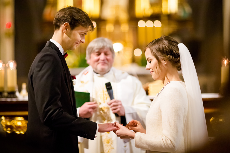 fotografia slubna, fotografia slubna krakow, zdjecia slubne krakow, fotograf slubny krakow, fotograf na wesele krakow, slub w kosciele na podgorzu, slub w kosciele sw jozefa krakow, wesele w hiltonie w krakowie, wesele w hotelu hilton garden inn krakow, zdjecia slubne bielsko, fotograf slubny bielsko, www.magiaobrazu.com, zdjecia slubne bielsko, fotografia slubna slask, fotograf cieszyn, zdjecia slubne cieszyn