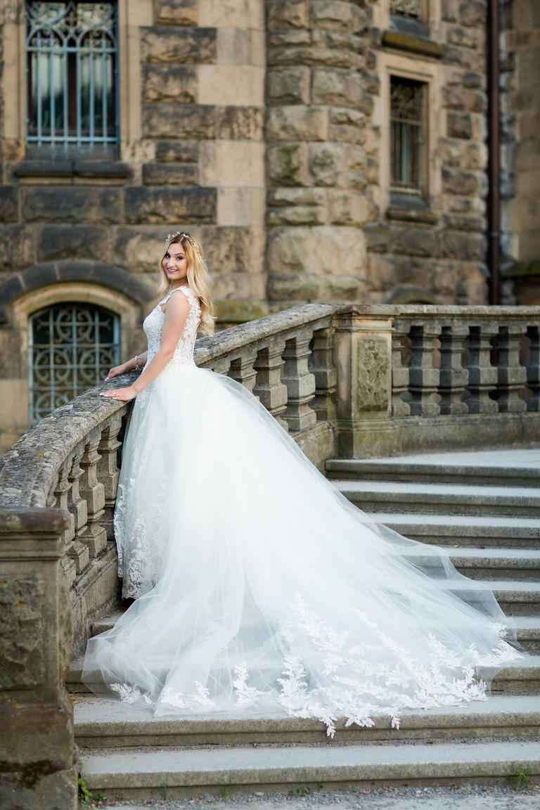 sesja slubna w Mosznej, plener slubny Moszna, sesja slubna na zamku, plener slubny w palacu, www.magiaobrazu.com, fotografia slubna w Mosznej, plener slubny w Krakowie, fotograf slubny Krakow, fotografowie slubni, fotograf malopolska, sesja plenerowa, klimatyczna sesja slubna, plener w Mosznej, Zamek w Mosznej, oryginalna sesja slubna, fotograf slubny slask, sesja slubna slask, zdjecia slubne opolskie, www.magiaobrazu.com, fotografia slubna, plener slubny na zamku, fotograf slubny Krakow, palac w mosznej, fotografowie slubni, fotograf mal‚opolska, sesja plenerowa, klimatyczna sesja slubna