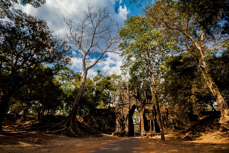 zdjecia z podrozy, fotografia podroznicza, zdjecia z kambodzy, fotografie kambodza, zdjecia angkor wat, fotografie z siem reap, zdjecia z sihanoukville, fotografie wyspa koh rong, piekne krajobrazy, letnie krajobrazy, piekne pejzaze, zdjecia z azji, fotografie azja