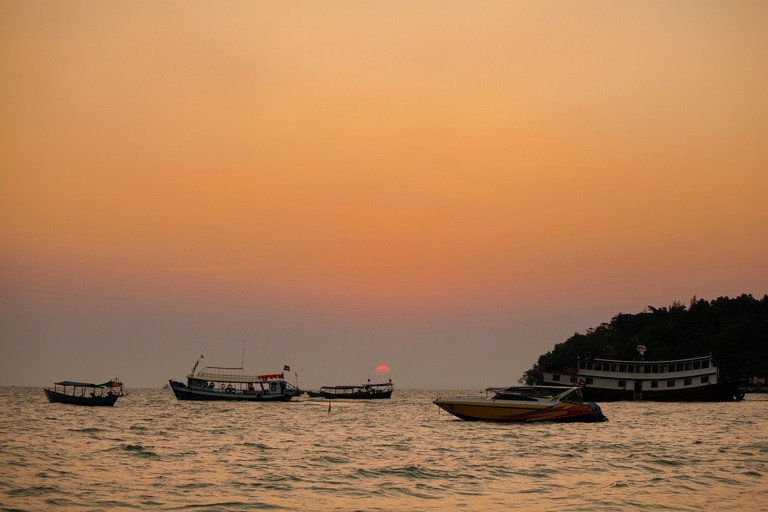 zdjecia z podrozy, fotografia podroznicza, zdjecia z kambodzy, fotografie kambodza, zdjecia angkor wat, fotografie z siem reap, zdjecia z sihanoukville, fotografie wyspa koh rong, piekne krajobrazy, letnie krajobrazy, piekne pejzaze, zdjecia z azji, fotografie azja