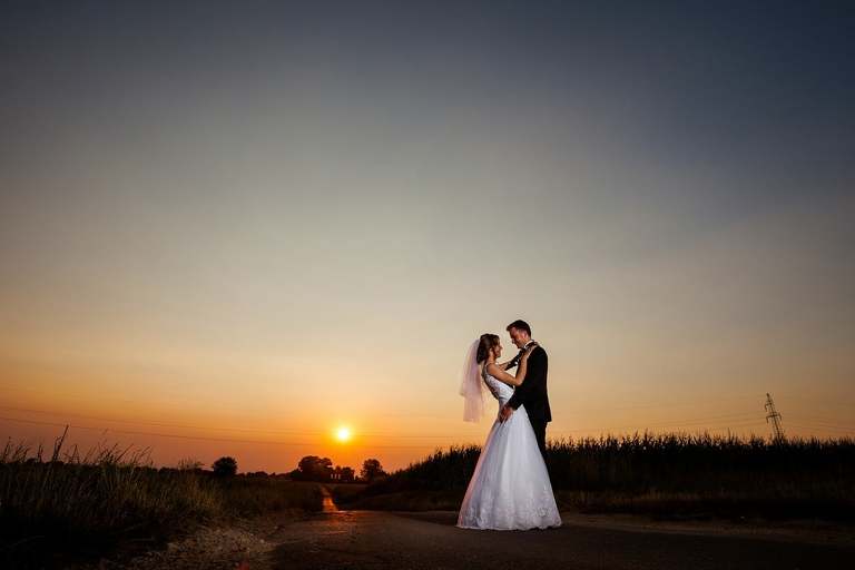 fotografia slubna slask, zdjecia slubne tychy, fotograf slubny pszczyna, zdjecia slubne slask, wesele markowy w pszczynie, slub w kosciele podwyzszenia krzyza w pszczynie, slub slask, zdjecia slubne katowice, dwoch fotografow na slub, fotografia slubna krakow, fotografia slubna bielsko, zdjecia slubne bielsko