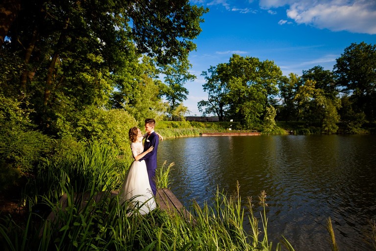 fotografia slubna slask, fotografia slubna katowice, zdjecia slubne katowice, fotograf slubny katowice, zdjecia slubne chorzow, fotografia slubna chorzow, zdjecia slubne bielsko, wesele kamienny kasztel, fotograf slubny bielsko, zdjecia slubne slask, katedra w sosnowcu, slub w katedrze w sosnowcu, sesja w parku slaskim, plener slubny w parku slaskim, dwoch fotografow na slub, fotografia slubna krakow,