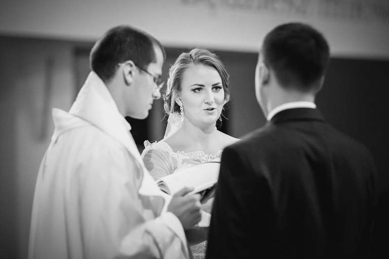 fotografia slubna slask, zdjecia slubne pszczyna, fotograf slubny pszczyna, zdjecia slubne slask, wesele markowy w pszczynie, slub w kosciele podwyzszenia krzyza w pszczynie, slub pszczyna, zdjecia slubne katowice, dwoch fotografow na slub, fotografia slubna krakow, fotografia slubna bielsko, zdjecia slubne bielsko