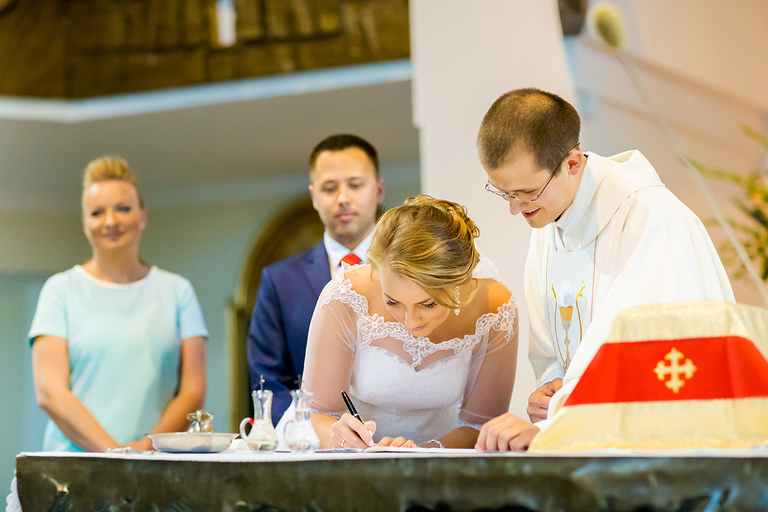 fotografia slubna slask, zdjecia slubne pszczyna, fotograf slubny pszczyna, zdjecia slubne slask, wesele markowy w pszczynie, slub w kosciele podwyzszenia krzyza w pszczynie, slub pszczyna, zdjecia slubne katowice, dwoch fotografow na slub, fotografia slubna krakow, fotografia slubna bielsko, zdjecia slubne bielsko