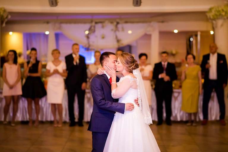 fotografia slubna slask, zdjecia slubne pszczyna, fotograf slubny pszczyna, zdjecia slubne slask, wesele markowy w pszczynie, slub w kosciele podwyzszenia krzyza w pszczynie, slub pszczyna, zdjecia slubne katowice, dwoch fotografow na slub, fotografia slubna krakow, fotografia slubna bielsko, zdjecia slubne bielsko