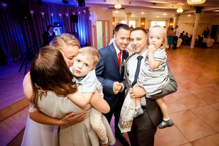 fotografia slubna slask, zdjecia slubne pszczyna, fotograf slubny pszczyna, zdjecia slubne slask, wesele markowy w pszczynie, slub w kosciele podwyzszenia krzyza w pszczynie, slub pszczyna, zdjecia slubne katowice, dwoch fotografow na slub, fotografia slubna krakow, fotografia slubna bielsko, zdjecia slubne bielsko