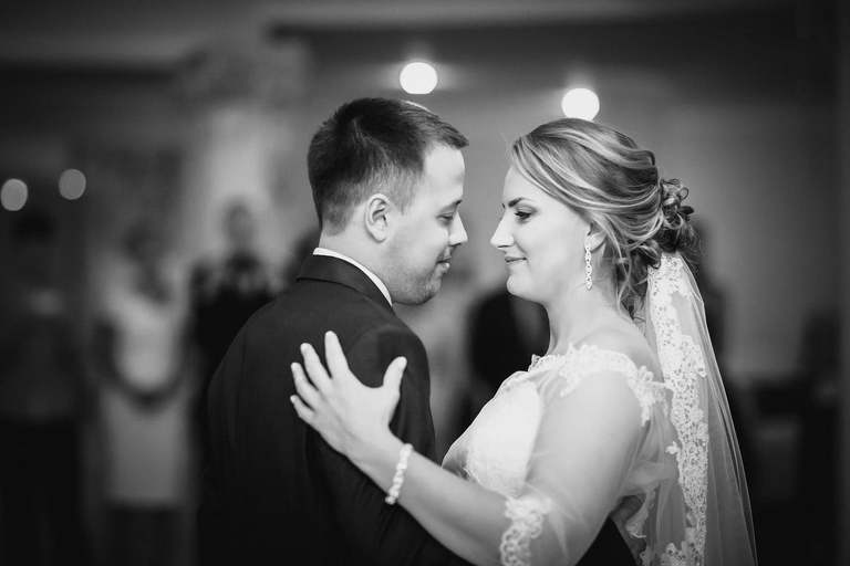 fotografia slubna slask, zdjecia slubne pszczyna, fotograf slubny pszczyna, zdjecia slubne slask, wesele markowy w pszczynie, slub w kosciele podwyzszenia krzyza w pszczynie, slub pszczyna, zdjecia slubne katowice, dwoch fotografow na slub, fotografia slubna krakow, fotografia slubna bielsko, zdjecia slubne bielsko