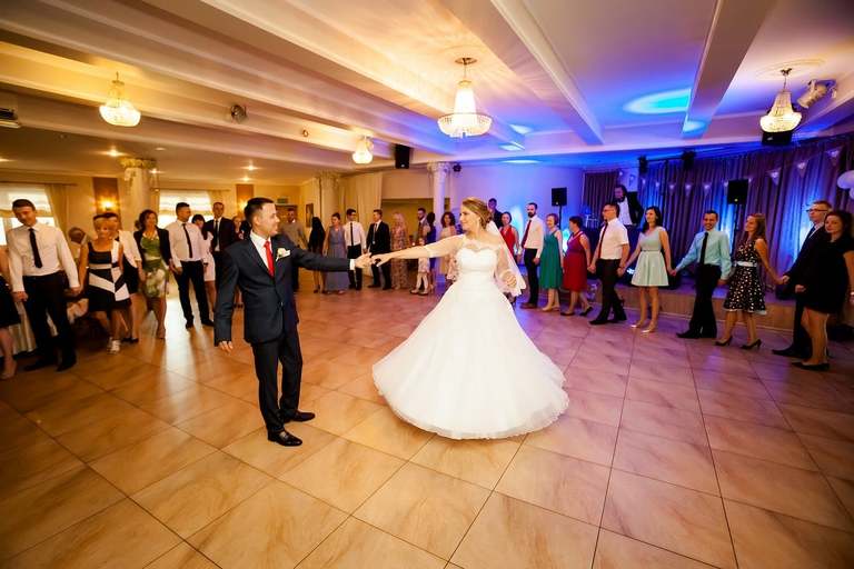 fotografia slubna slask, zdjecia slubne pszczyna, fotograf slubny pszczyna, zdjecia slubne slask, wesele markowy w pszczynie, slub w kosciele podwyzszenia krzyza w pszczynie, slub pszczyna, zdjecia slubne katowice, dwoch fotografow na slub, fotografia slubna krakow, fotografia slubna bielsko, zdjecia slubne bielsko