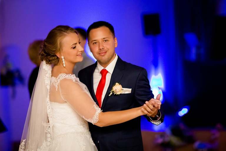 fotografia slubna slask, zdjecia slubne pszczyna, fotograf slubny pszczyna, zdjecia slubne slask, wesele markowy w pszczynie, slub w kosciele podwyzszenia krzyza w pszczynie, slub pszczyna, zdjecia slubne katowice, dwoch fotografow na slub, fotografia slubna krakow, fotografia slubna bielsko, zdjecia slubne bielsko