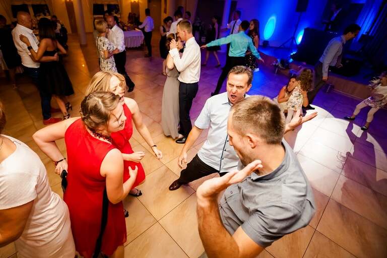 fotografia slubna slask, zdjecia slubne pszczyna, fotograf slubny pszczyna, zdjecia slubne slask, wesele markowy w pszczynie, slub w kosciele podwyzszenia krzyza w pszczynie, slub pszczyna, zdjecia slubne katowice, dwoch fotografow na slub, fotografia slubna krakow, fotografia slubna bielsko, zdjecia slubne bielsko