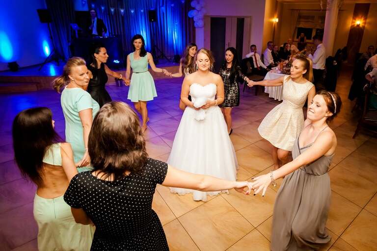 fotografia slubna slask, zdjecia slubne pszczyna, fotograf slubny pszczyna, zdjecia slubne slask, wesele markowy w pszczynie, slub w kosciele podwyzszenia krzyza w pszczynie, slub pszczyna, zdjecia slubne katowice, dwoch fotografow na slub, fotografia slubna krakow, fotografia slubna bielsko, zdjecia slubne bielsko