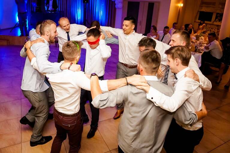 fotografia slubna slask, zdjecia slubne pszczyna, fotograf slubny pszczyna, zdjecia slubne slask, wesele markowy w pszczynie, slub w kosciele podwyzszenia krzyza w pszczynie, slub pszczyna, zdjecia slubne katowice, dwoch fotografow na slub, fotografia slubna krakow, fotografia slubna bielsko, zdjecia slubne bielsko