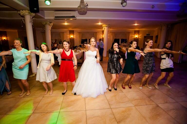 fotografia slubna slask, zdjecia slubne pszczyna, fotograf slubny pszczyna, zdjecia slubne slask, wesele markowy w pszczynie, slub w kosciele podwyzszenia krzyza w pszczynie, slub pszczyna, zdjecia slubne katowice, dwoch fotografow na slub, fotografia slubna krakow, fotografia slubna bielsko, zdjecia slubne bielsko