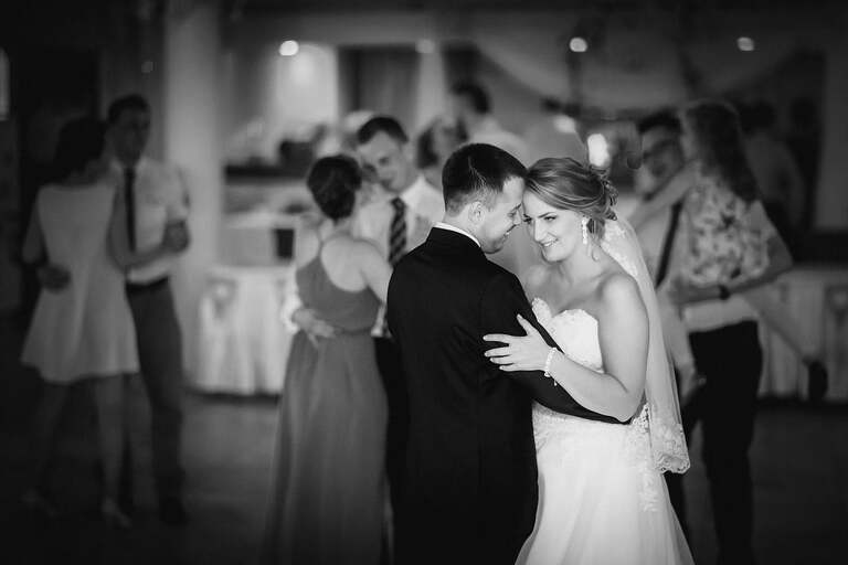 fotografia slubna slask, zdjecia slubne pszczyna, fotograf slubny pszczyna, zdjecia slubne slask, wesele markowy w pszczynie, slub w kosciele podwyzszenia krzyza w pszczynie, slub pszczyna, zdjecia slubne katowice, dwoch fotografow na slub, fotografia slubna krakow, fotografia slubna bielsko, zdjecia slubne bielsko