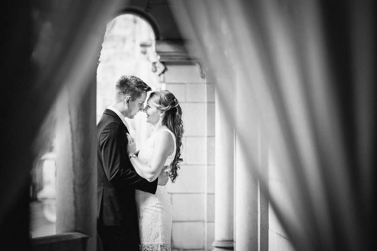 sesja slubna w Mosznej, plener slubny Moszna, sesja slubna na zamku, plener slubny w palacu, oryginalna sesja slubna, fotograf slubny slask, sesja slubna slask, zdjecia slubne opolskie, www.magiaobrazu.com, fotografia ślubna, plener ślubny na zamku, fotograf ślubny Kraków, palac w mosznej, fotografowie ślubni, fotograf małopolska, sesja plenerowa, klimatyczna sesja ślubna