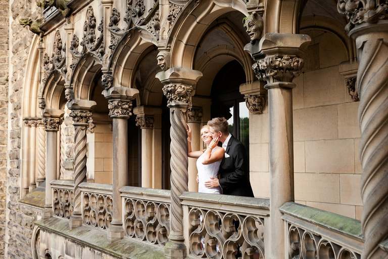 sesja slubna w Mosznej, plener slubny Moszna, sesja slubna na zamku, plener slubny w palacu, oryginalna sesja slubna, fotograf slubny slask, sesja slubna slask, zdjecia slubne opolskie, www.magiaobrazu.com, fotografia ślubna, plener ślubny na zamku, fotograf ślubny Kraków, palac w mosznej, fotografowie ślubni, fotograf małopolska, sesja plenerowa, klimatyczna sesja ślubna