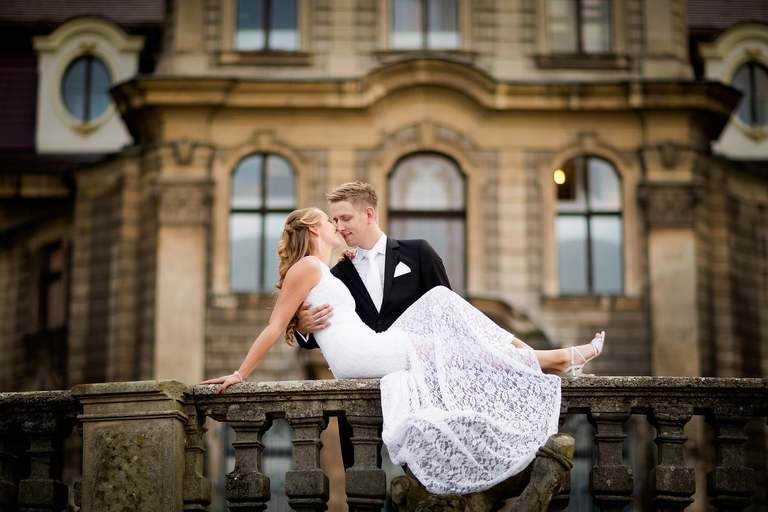 sesja slubna w Mosznej, plener slubny Moszna, sesja slubna na zamku, plener slubny w palacu, oryginalna sesja slubna, fotograf slubny slask, sesja slubna slask, zdjecia slubne opolskie, www.magiaobrazu.com, fotografia ślubna, plener ślubny na zamku, fotograf ślubny Kraków, palac w mosznej, fotografowie ślubni, fotograf małopolska, sesja plenerowa, klimatyczna sesja ślubna