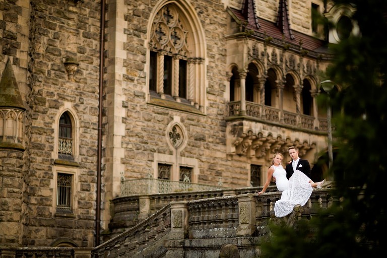 sesja slubna w Mosznej, plener slubny Moszna, sesja slubna na zamku, plener slubny w palacu, oryginalna sesja slubna, fotograf slubny slask, sesja slubna slask, zdjecia slubne opolskie, www.magiaobrazu.com, fotografia ślubna, plener ślubny na zamku, fotograf ślubny Kraków, palac w mosznej, fotografowie ślubni, fotograf małopolska, sesja plenerowa, klimatyczna sesja ślubna