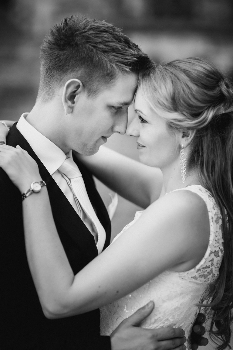 sesja slubna w Mosznej, plener slubny Moszna, sesja slubna na zamku, plener slubny w palacu, oryginalna sesja slubna, fotograf slubny slask, sesja slubna slask, zdjecia slubne opolskie, www.magiaobrazu.com, fotografia ślubna, plener ślubny na zamku, fotograf ślubny Kraków, palac w mosznej, fotografowie ślubni, fotograf małopolska, sesja plenerowa, klimatyczna sesja ślubna