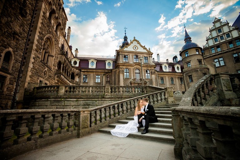 sesja slubna w Mosznej, plener slubny Moszna, sesja slubna na zamku, plener slubny w palacu, oryginalna sesja slubna, fotograf slubny slask, sesja slubna slask, zdjecia slubne opolskie, www.magiaobrazu.com, fotografia ślubna, plener ślubny na zamku, fotograf ślubny Kraków, palac w mosznej, fotografowie ślubni, fotograf małopolska, sesja plenerowa, klimatyczna sesja ślubna