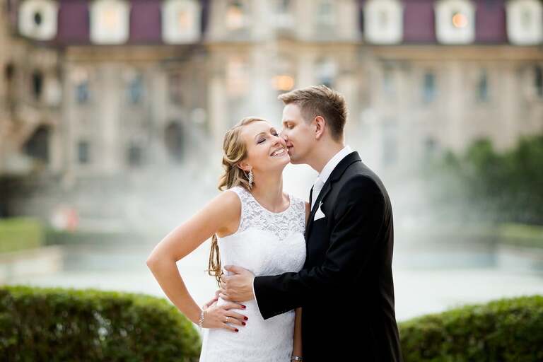 sesja slubna w Mosznej, plener slubny Moszna, sesja slubna na zamku, plener slubny w palacu, oryginalna sesja slubna, fotograf slubny slask, sesja slubna slask, zdjecia slubne opolskie, www.magiaobrazu.com, fotografia ślubna, plener ślubny na zamku, fotograf ślubny Kraków, palac w mosznej, fotografowie ślubni, fotograf małopolska, sesja plenerowa, klimatyczna sesja ślubna