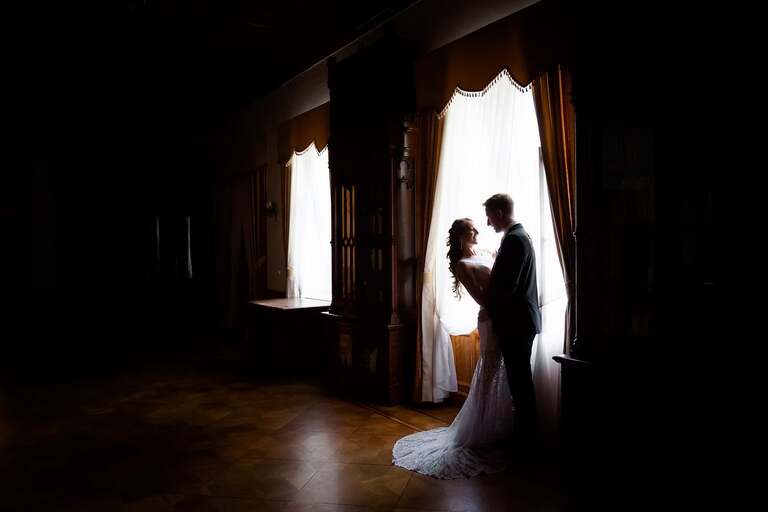 sesja slubna w Mosznej, plener slubny Moszna, sesja slubna na zamku, plener slubny w palacu, oryginalna sesja slubna, fotograf slubny slask, sesja slubna slask, zdjecia slubne opolskie, www.magiaobrazu.com, fotografia ślubna, plener ślubny na zamku, fotograf ślubny Kraków, palac w mosznej, fotografowie ślubni, fotograf małopolska, sesja plenerowa, klimatyczna sesja ślubna