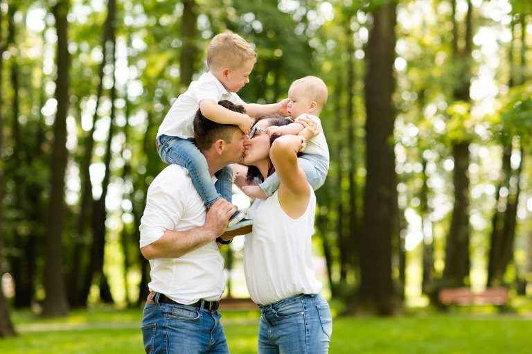 lifestylowa sesja rodzinna pszczyna, lifestylowe sesje rodzinne pszczyna, wiosenna sesja rodzinna, sesje dzieciece pszczyna, zdjecia dzieciece pszczyna, fotografia noworodkowa pszczyna, sesja rodzinna bielsko, fotografia rodzinna slask, zdjecia portretowe pszczyna, sesja portretowa bielsko, zdjecia w plenerze bielsko, rodzina w plenerze slask, fotografia dziecieca bielsko, zdjecia dzieci bielsko, fotografia rodzinna bielsko-biala, fotografia rodzinna slask, zdjecia ludzi slask, zdjecia dla rodzin, fotograf fotograf rodzinny slask, , fotograf czechowice, fotografia bielsko, zdjecia slask, www.magiaobrazu.com,